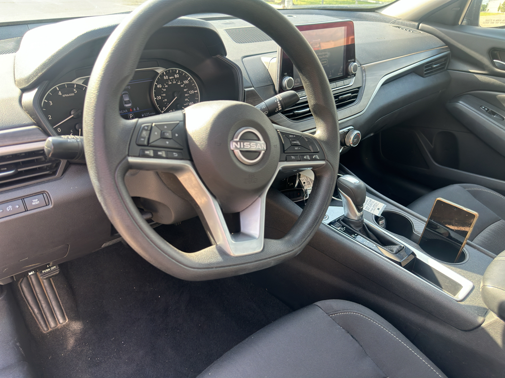 Used 2025 Nissan Altima Sedan