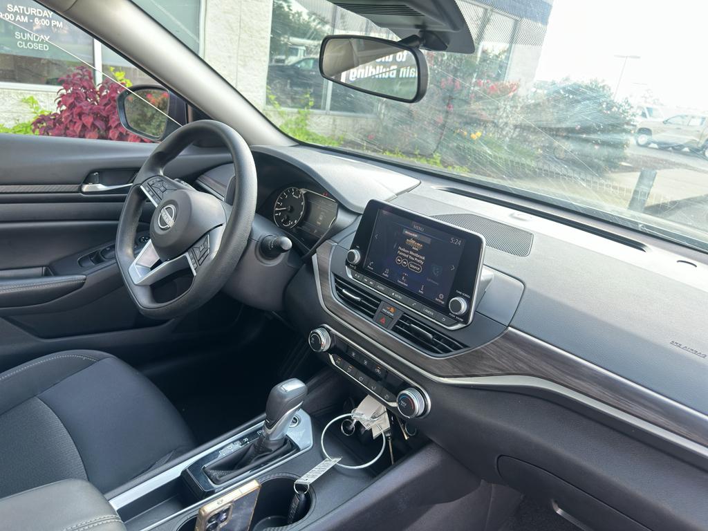 Used 2025 Nissan Altima Sedan