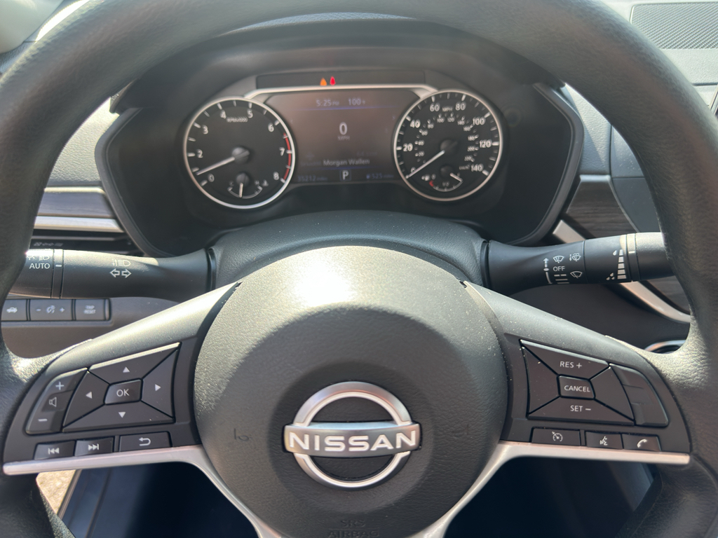 Used 2025 Nissan Altima Sedan