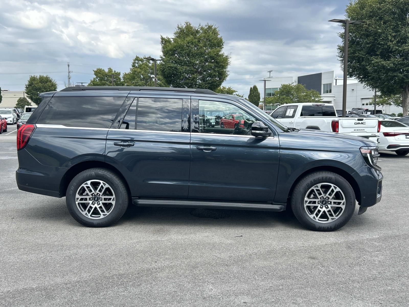 Used 2025 Ford Expedition SUV