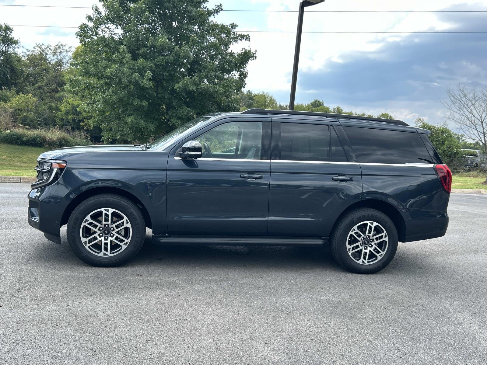Used 2025 Ford Expedition SUV