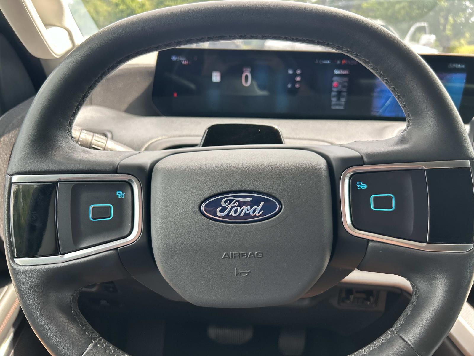 Used 2025 Ford Expedition SUV