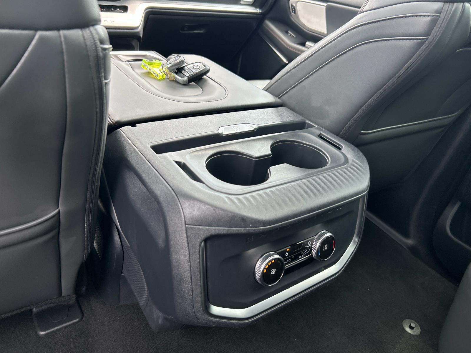 Used 2025 Ford Expedition SUV