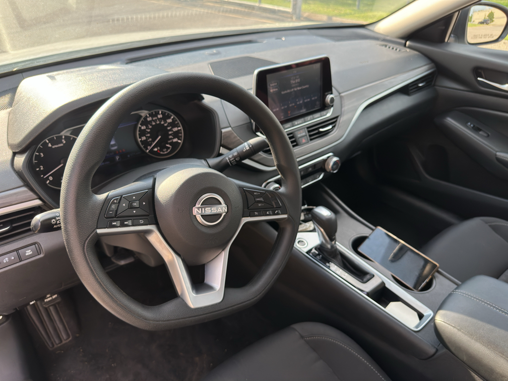 Used 2025 Nissan Altima Sedan