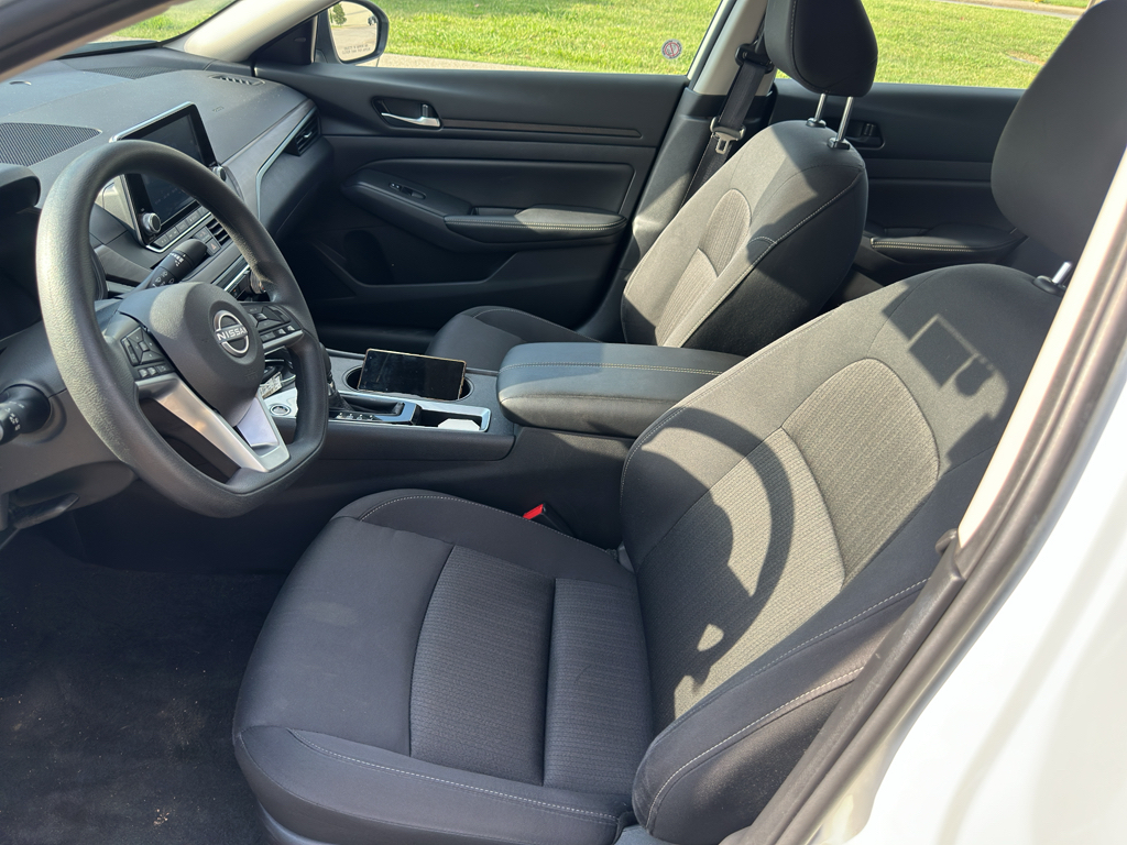 Used 2025 Nissan Altima Sedan