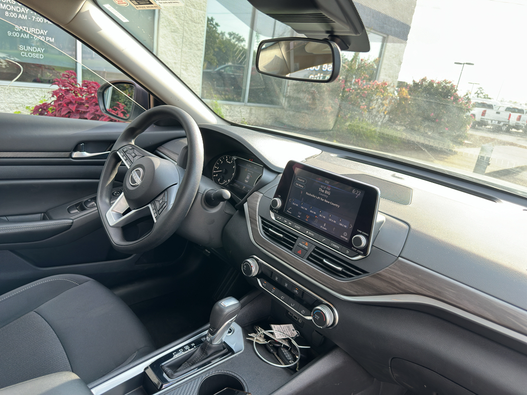 Used 2025 Nissan Altima Sedan