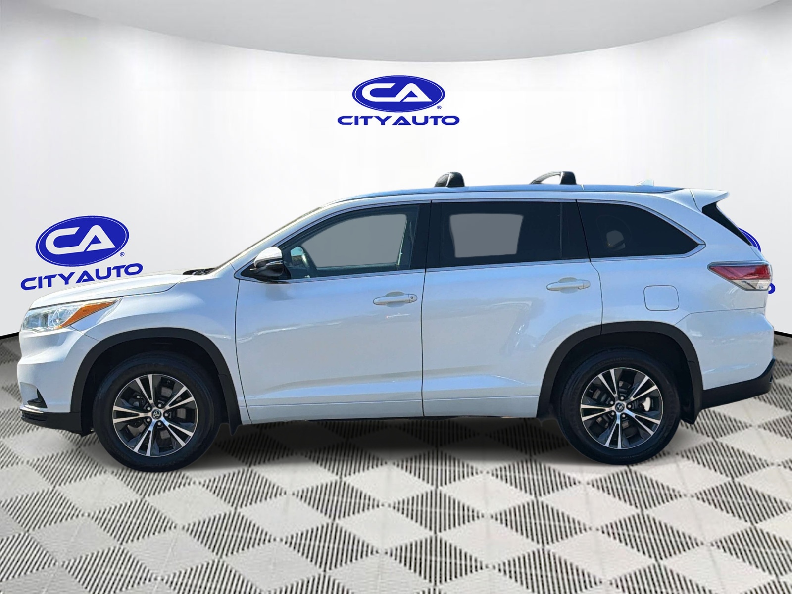 Used 2016 Toyota Highlander SUV