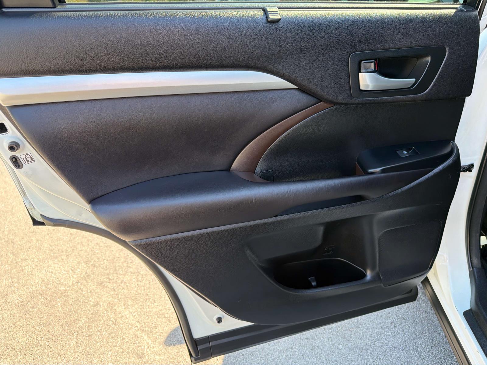 Used 2016 Toyota Highlander SUV