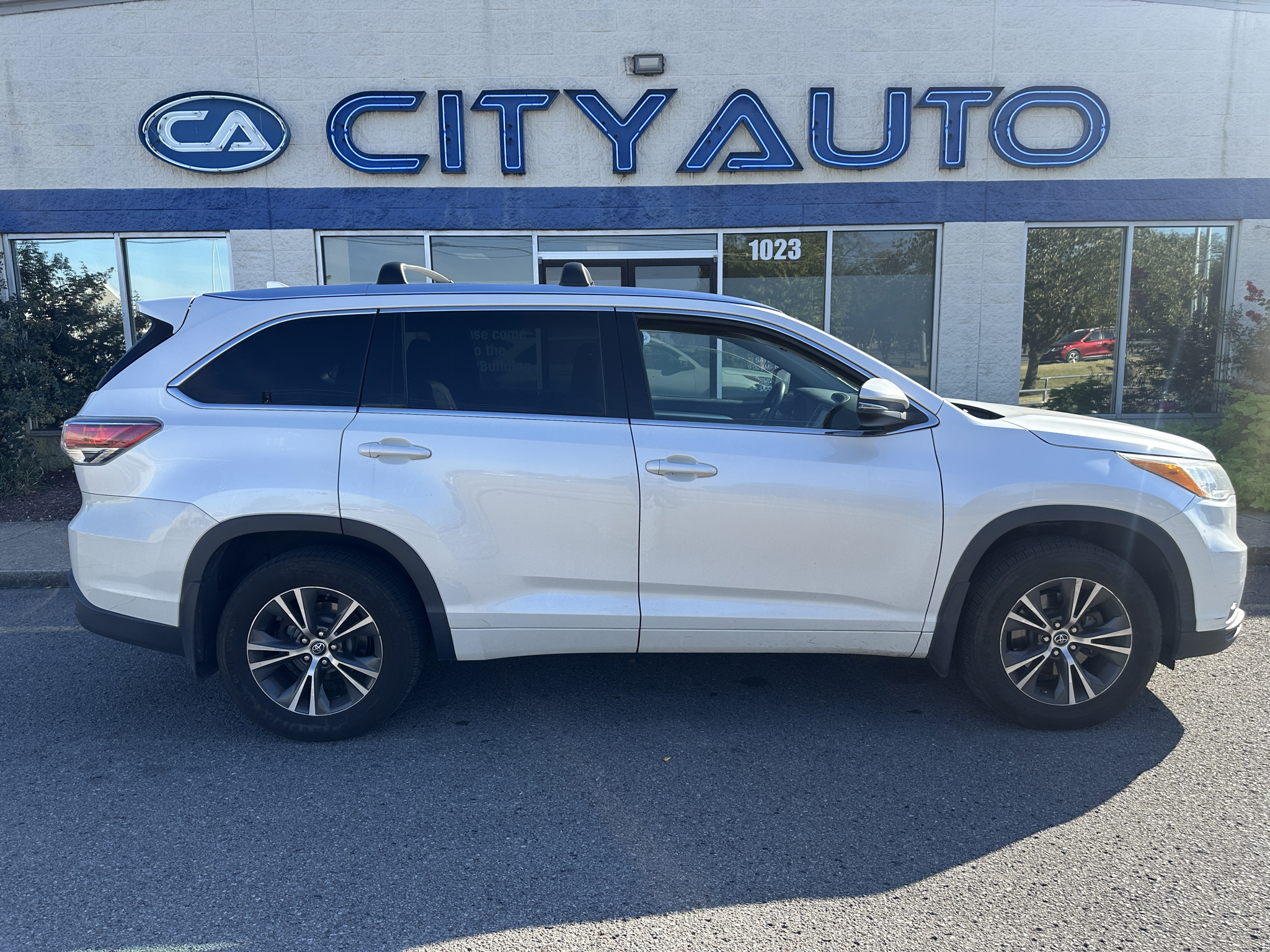 Used 2016 Toyota Highlander SUV