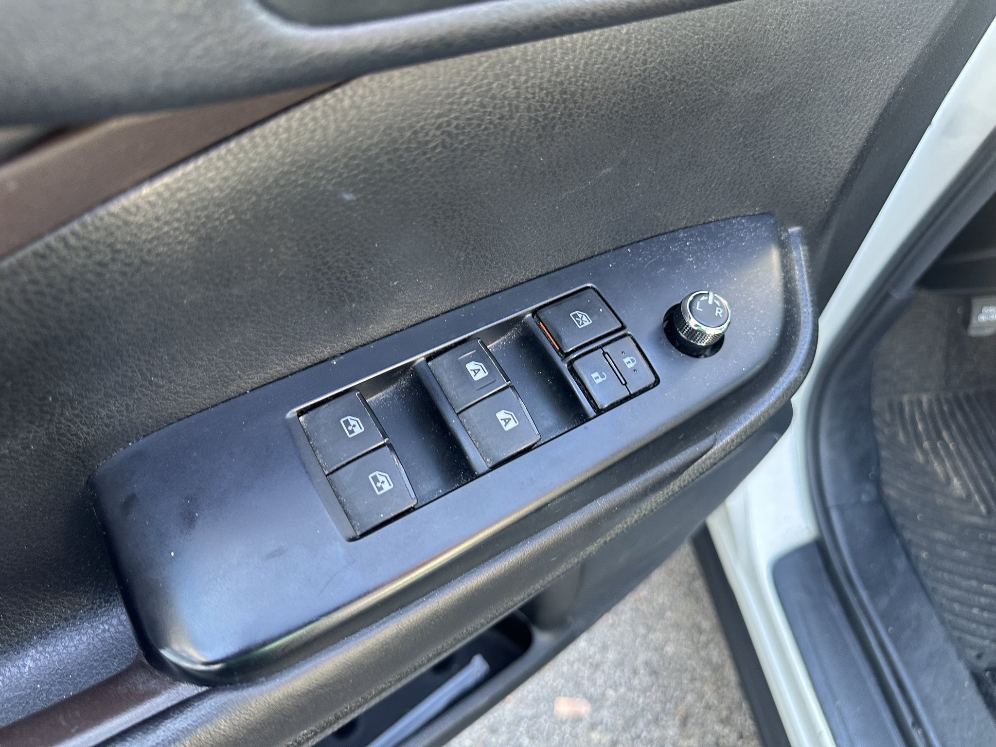 Used 2016 Toyota Highlander SUV