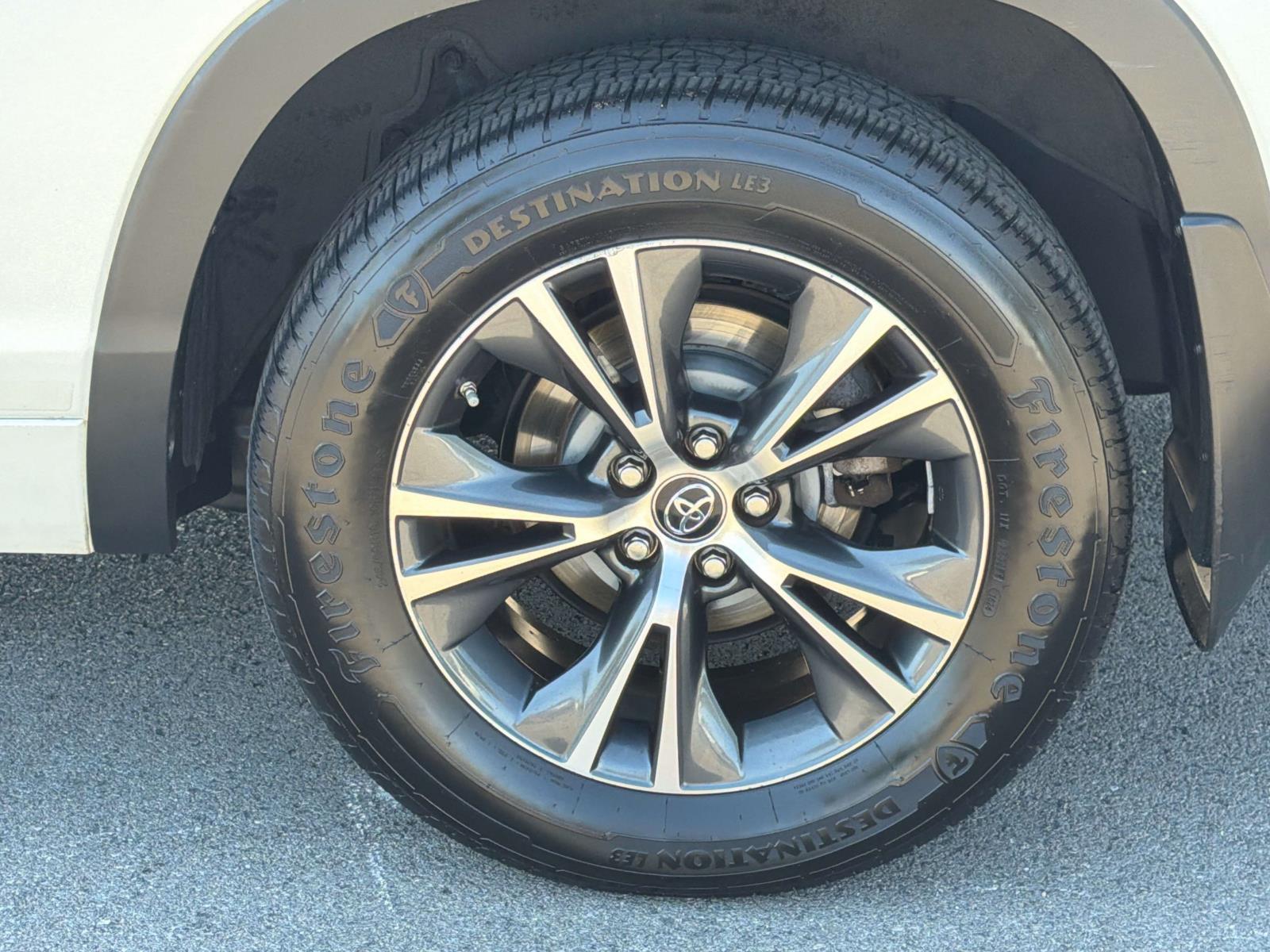 Used 2016 Toyota Highlander SUV