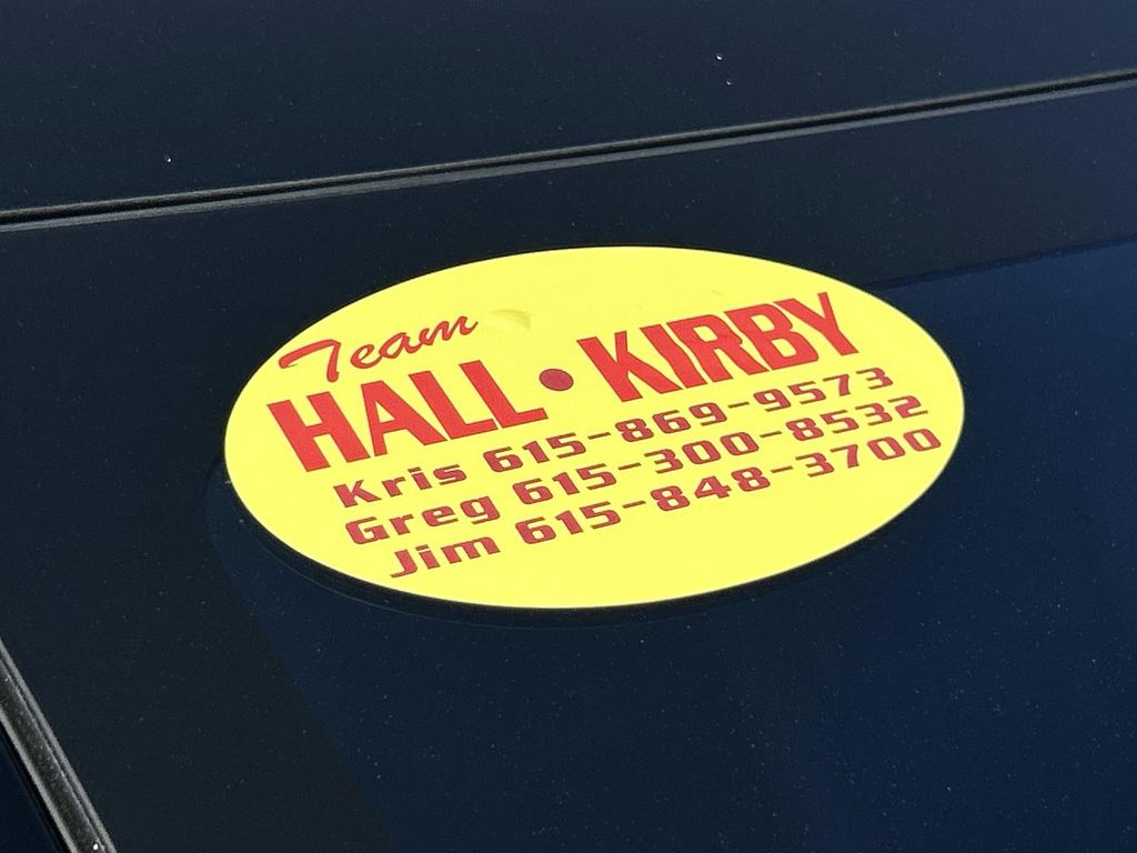 Vehicle photo 11