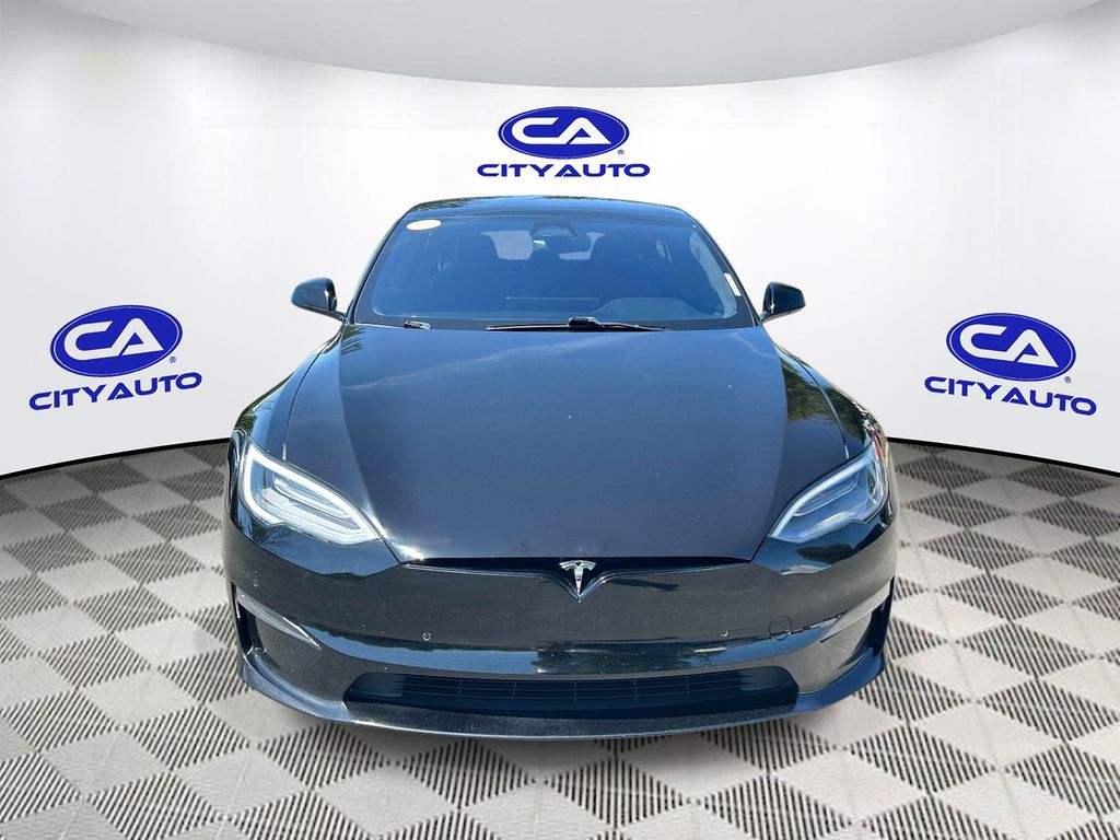 Vehicle photo 10