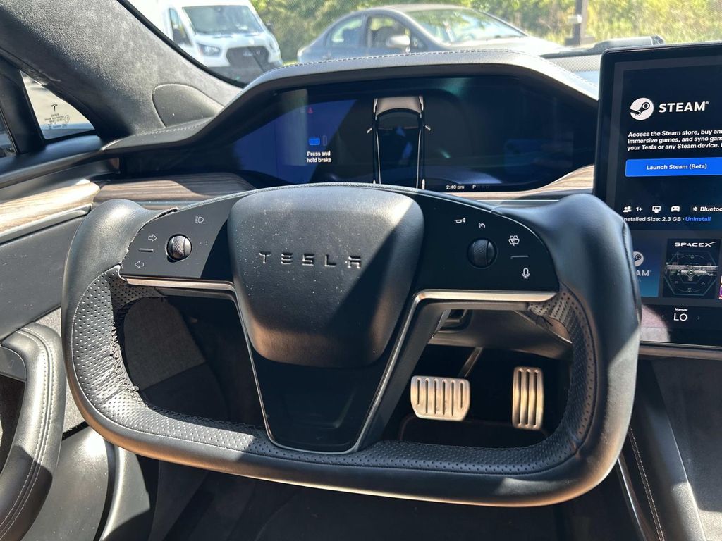 Vehicle photo 41