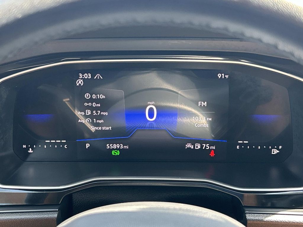 Vehicle photo 33