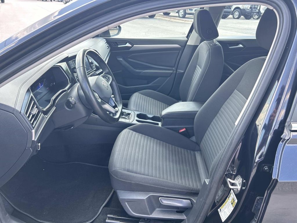 Used 2024 Volkswagen Jetta Sedan