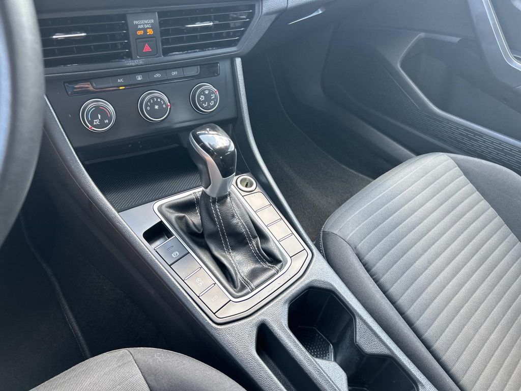 Used 2024 Volkswagen Jetta Sedan