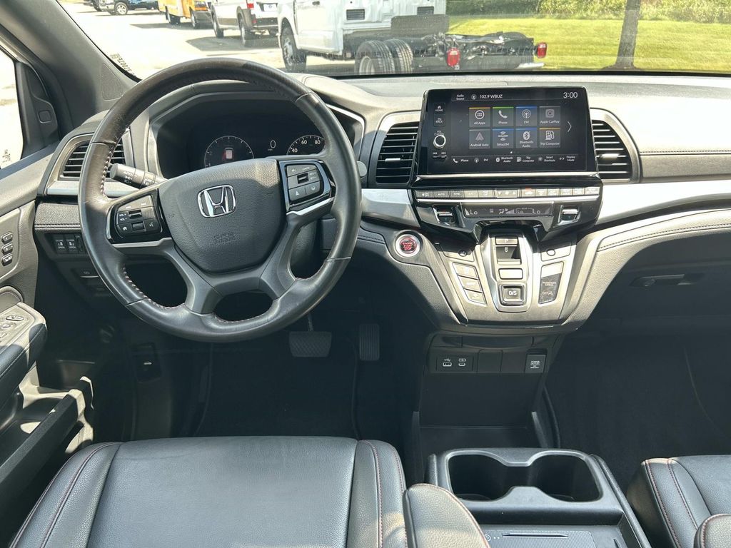 Used 2025 Honda Odyssey Van