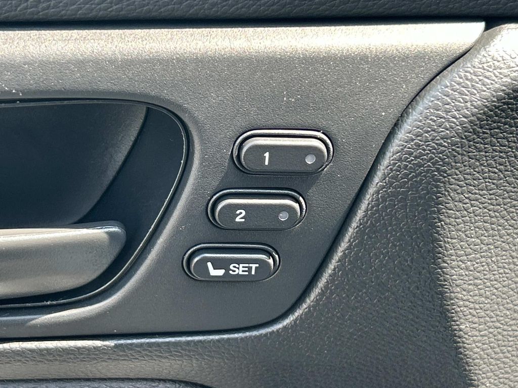 Used 2025 Honda Odyssey Van