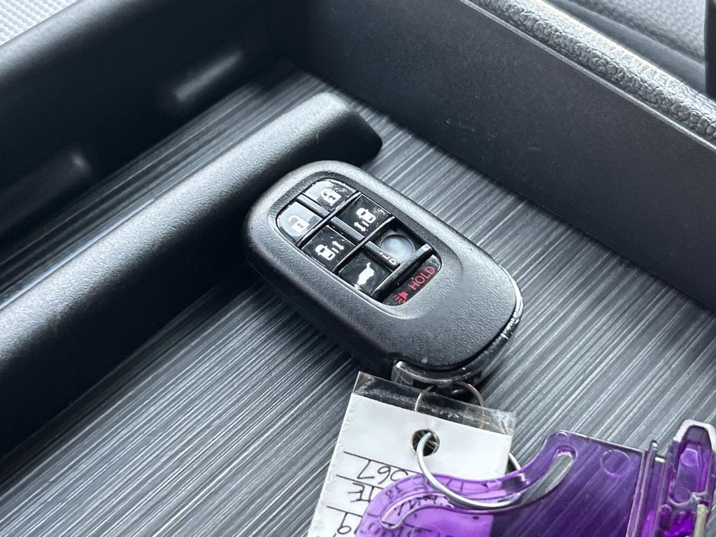 Used 2025 Honda Odyssey Van