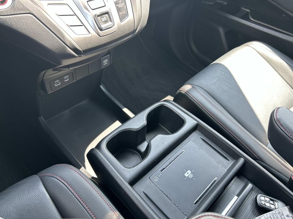 Used 2025 Honda Odyssey Van