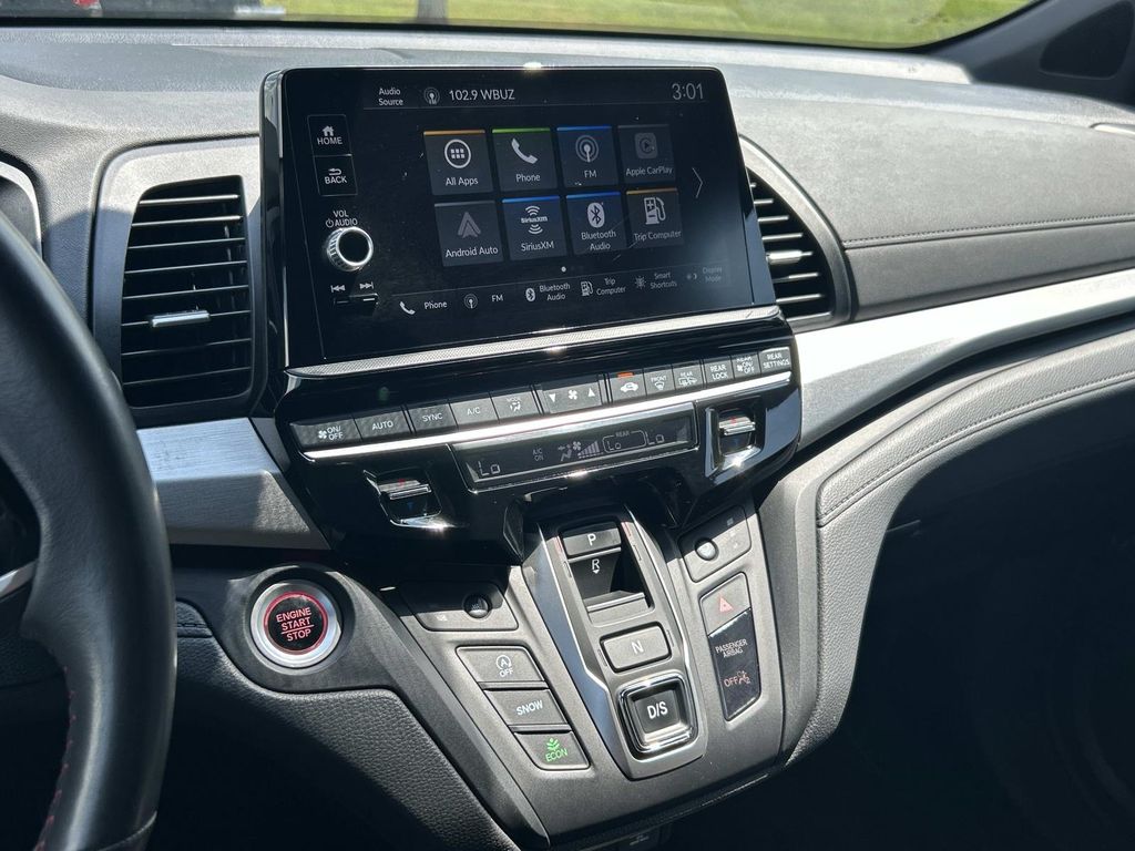 Used 2025 Honda Odyssey Van