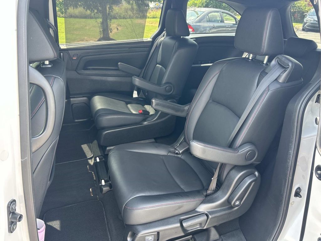 Used 2025 Honda Odyssey Van