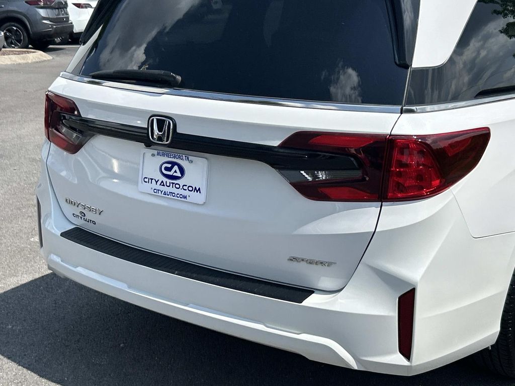 Used 2025 Honda Odyssey Van