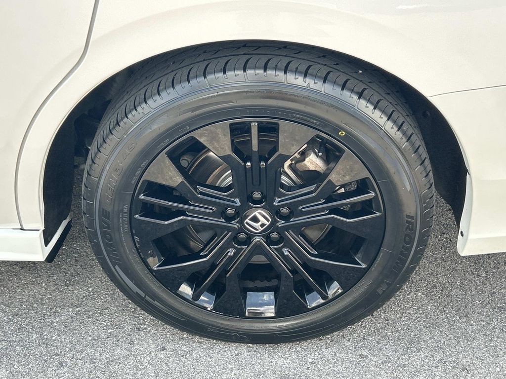 Used 2025 Honda Odyssey Van