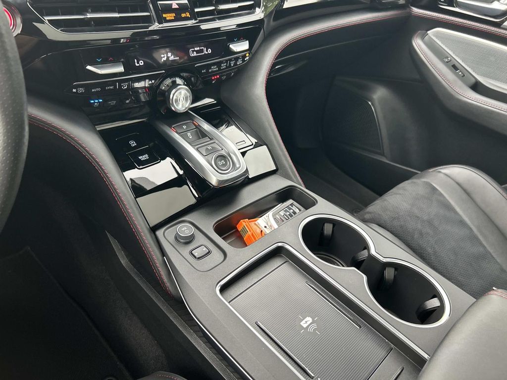 Vehicle photo 37
