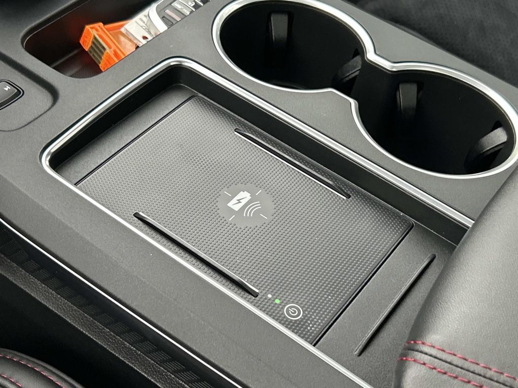 Vehicle photo 40