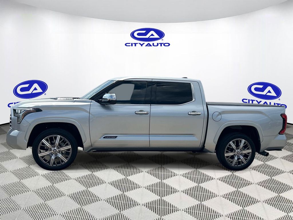 Vehicle photo 7
