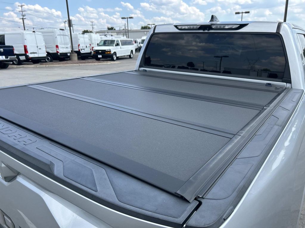 Vehicle photo 14