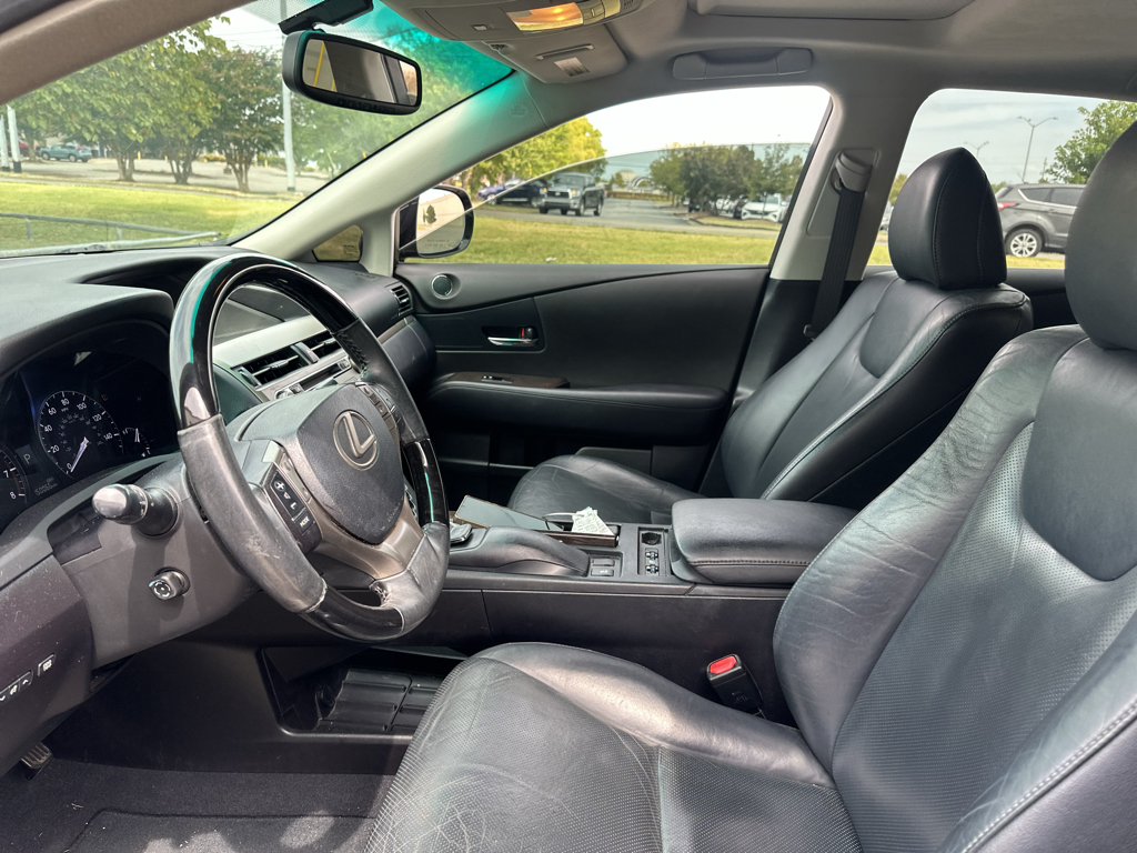 Vehicle photo 18