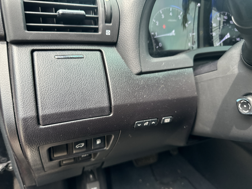Vehicle photo 22