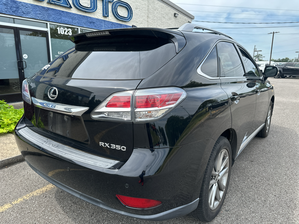Vehicle photo 4