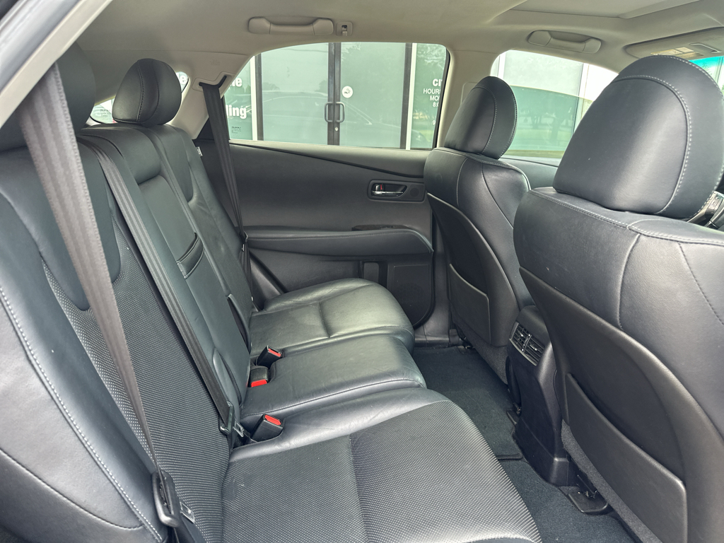 Vehicle photo 13