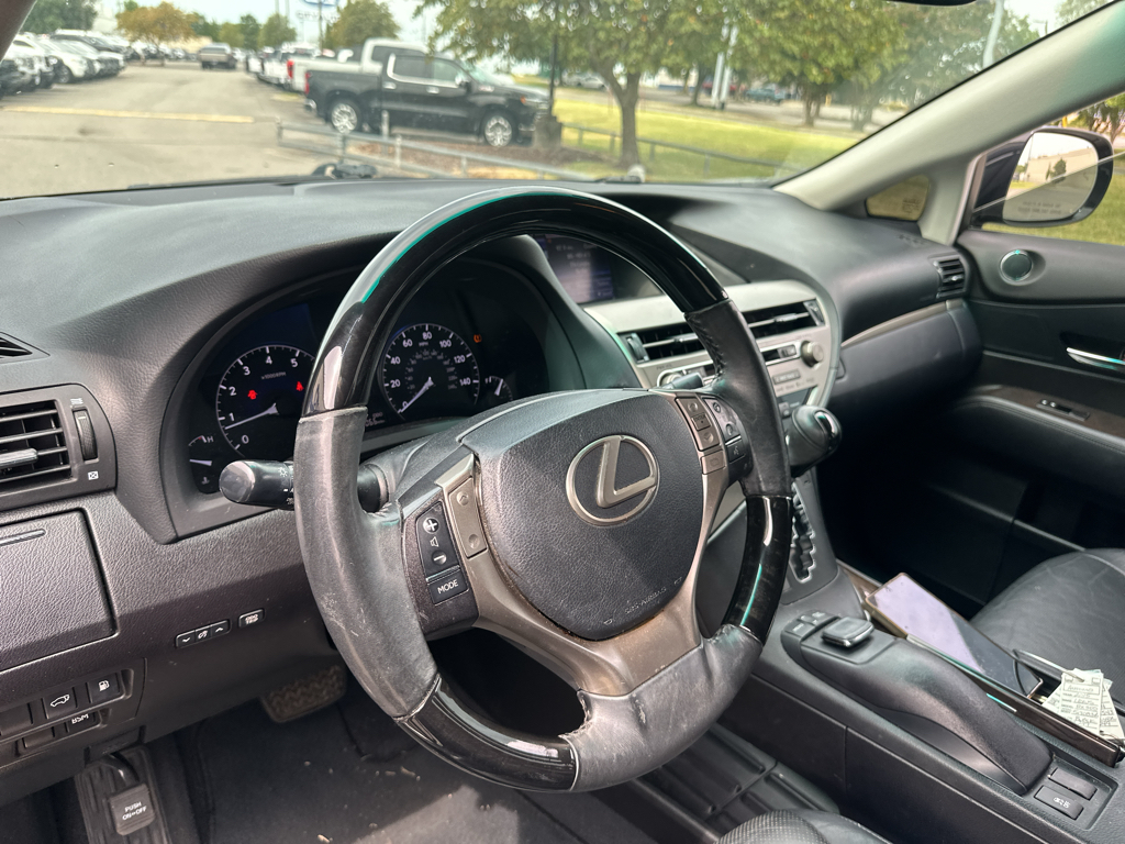 Vehicle photo 19