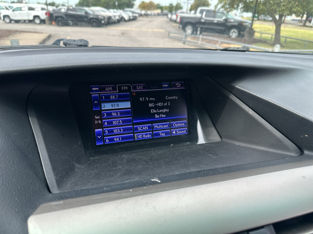 Vehicle photo 25