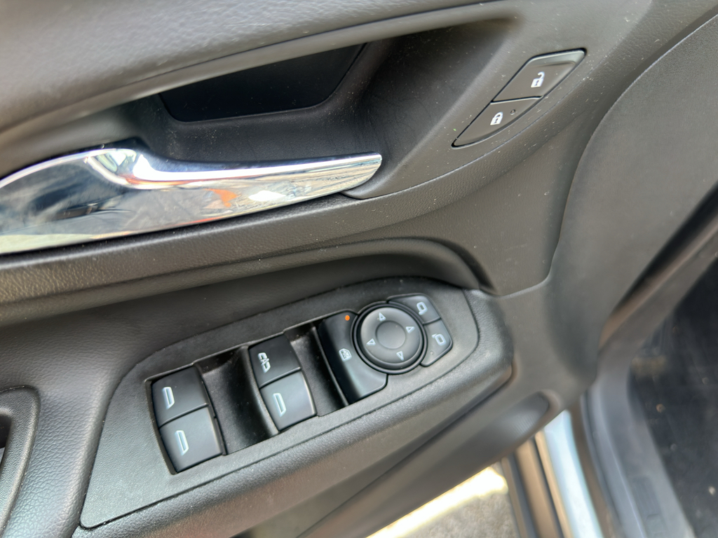 Used 2023 Chevrolet Equinox SUV