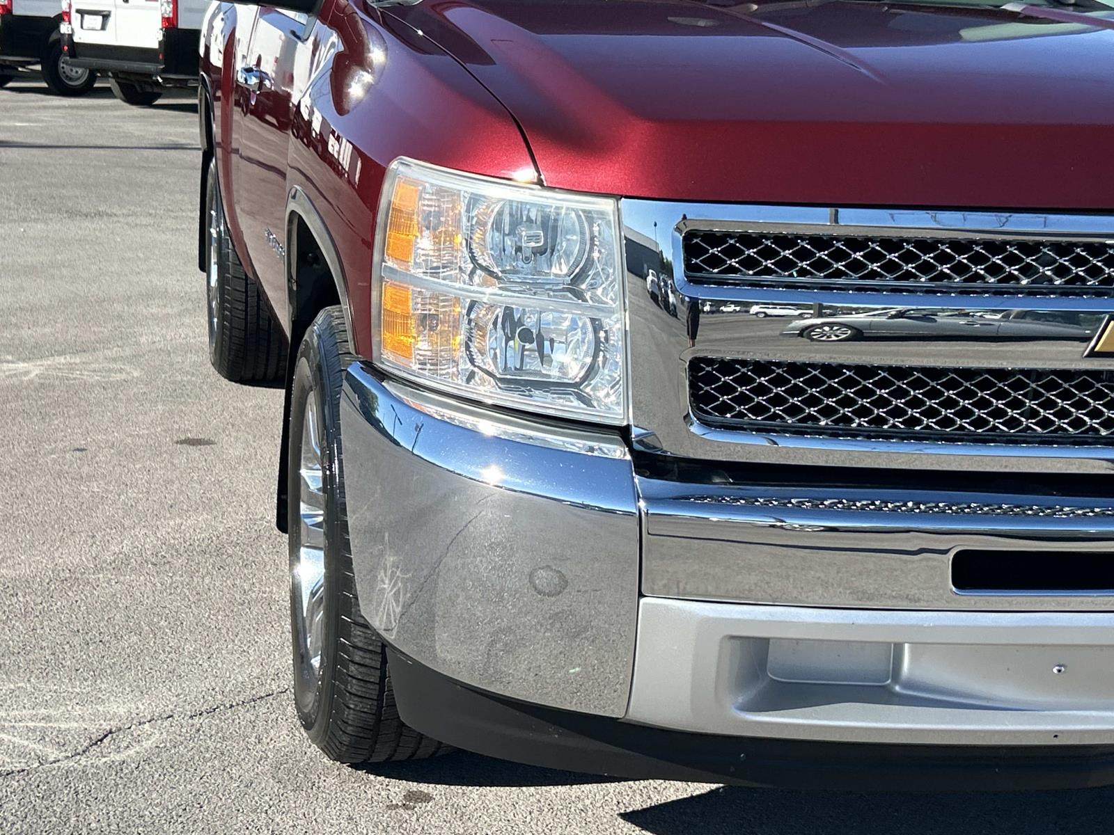 Vehicle photo 11