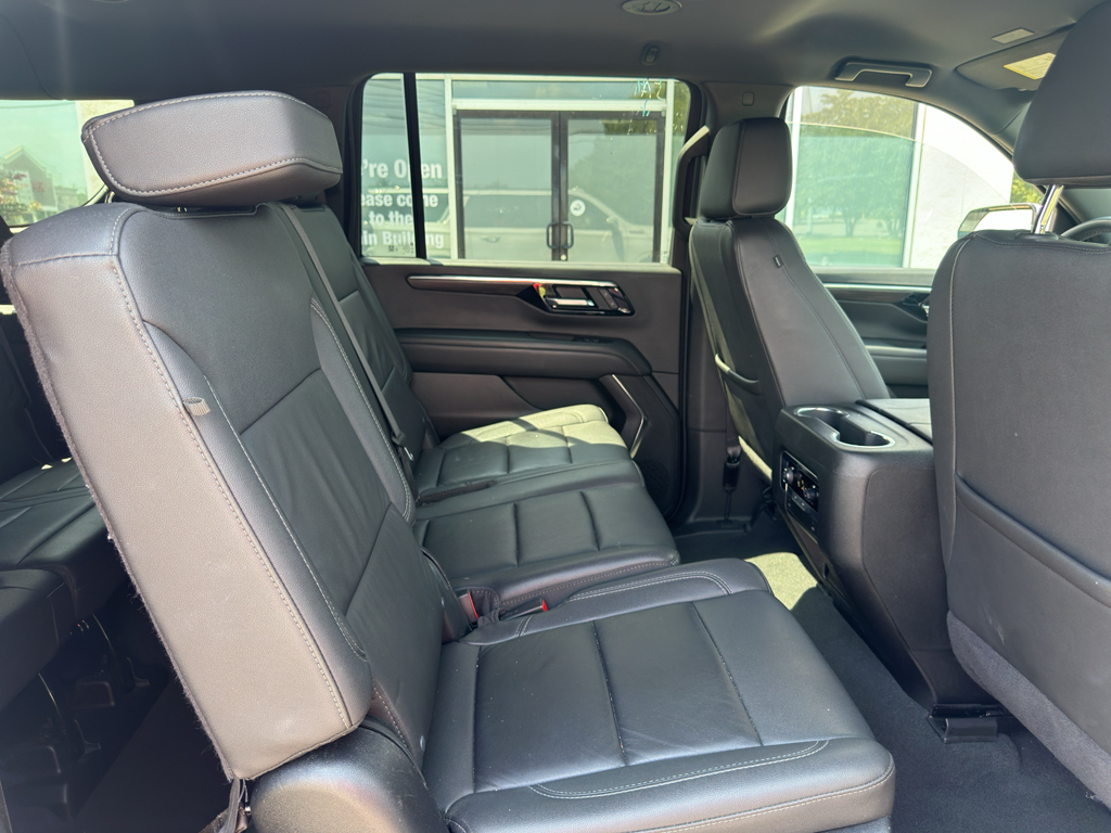 Used 2025 Chevrolet Suburban SUV