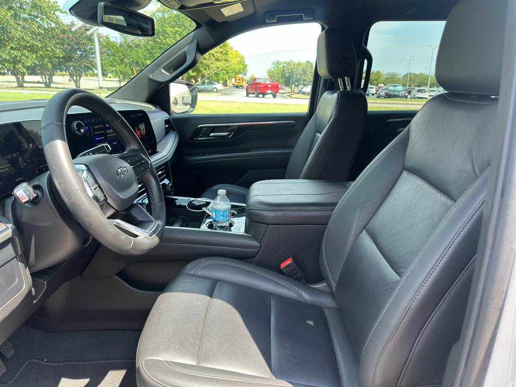 Used 2025 Chevrolet Suburban SUV