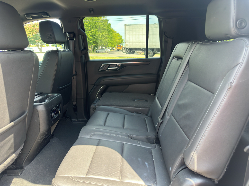 Used 2025 Chevrolet Suburban SUV