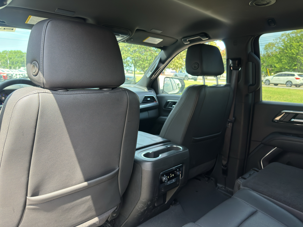 Used 2025 Chevrolet Suburban SUV