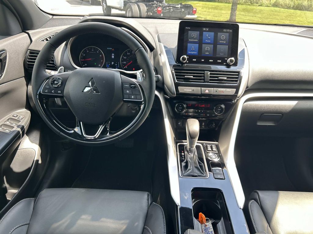 Vehicle photo 22