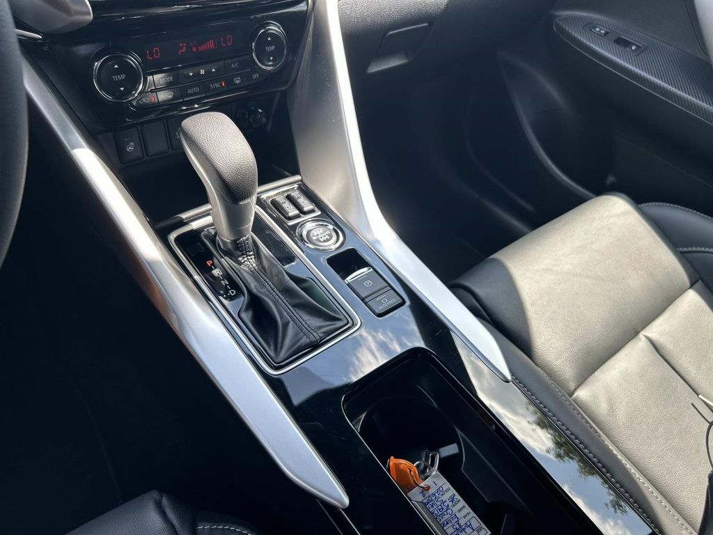 Vehicle photo 31