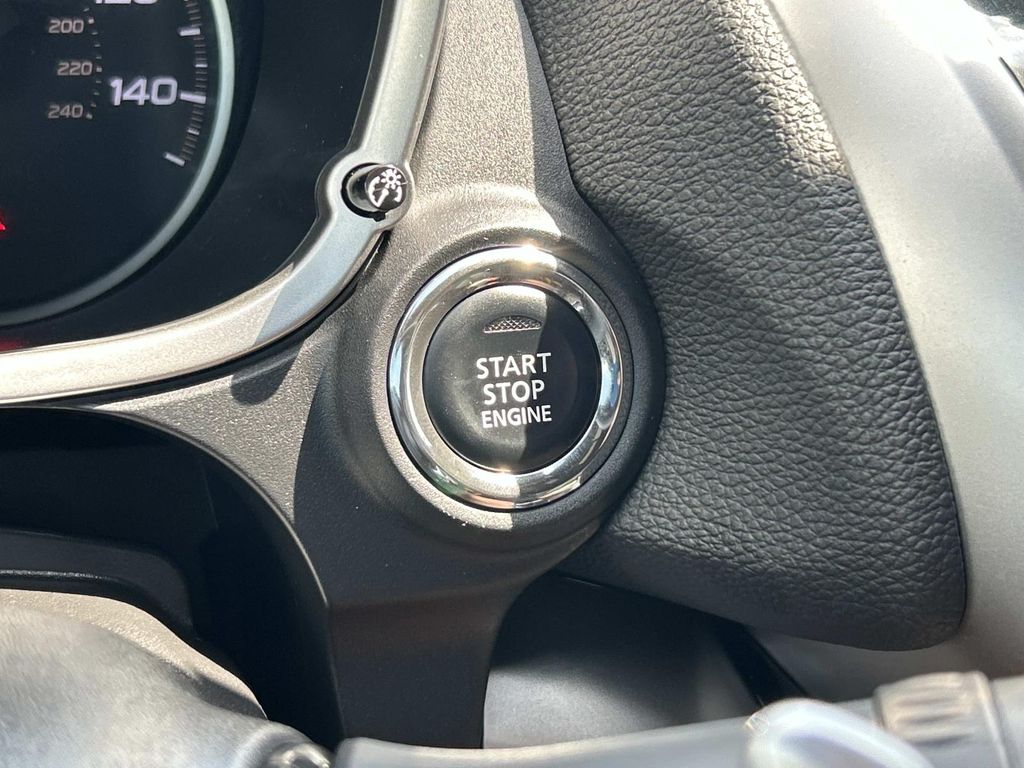 Vehicle photo 37