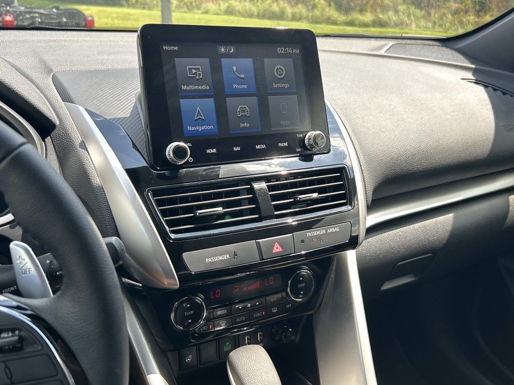 Vehicle photo 29