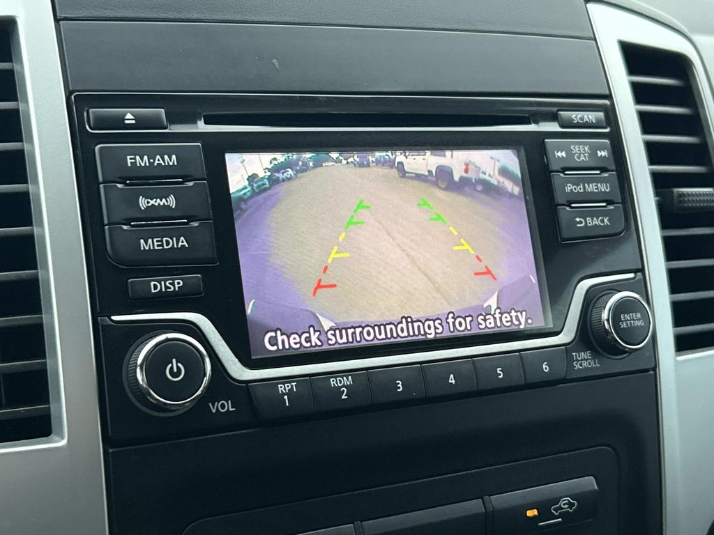 Vehicle photo 29